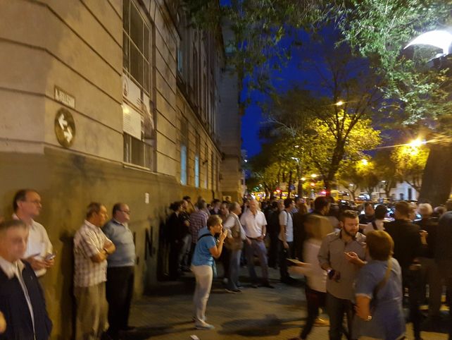 El Poli. El punto de encuentro fue el colegio al que asistieron las víctimas del atentado.&nbsp;