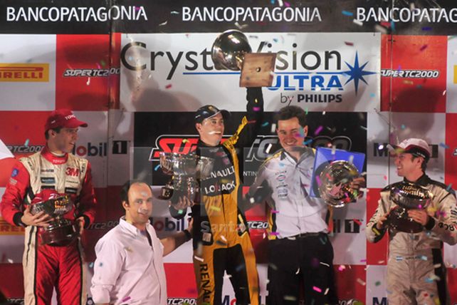 Pernía se impuso en la noche del Súper TC2000 de Santa Fe