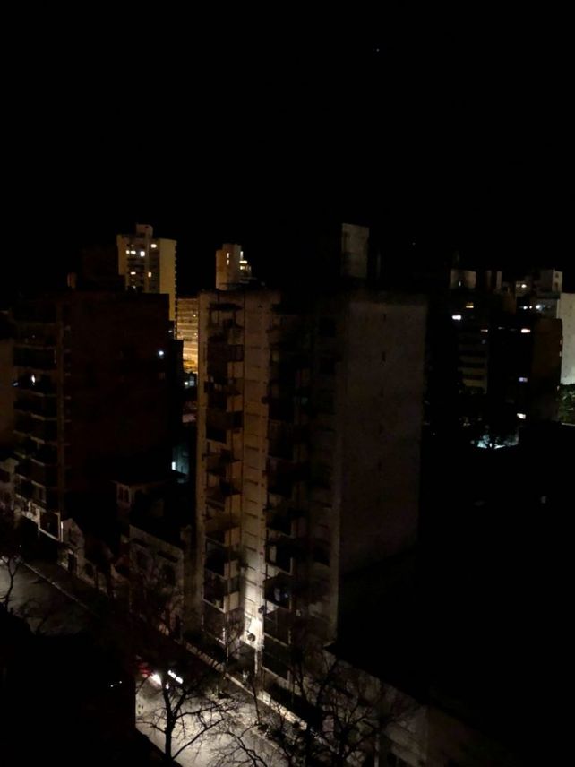 Una falla en el sistema argentino de alta tensión dejó sin luz a Rosario y sus alrededores