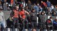 Todo el color de los hinchas de Colón para el partido crucial ante Morón