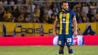 Unión sondeó a Gamba ante la deuda de Rosario Central