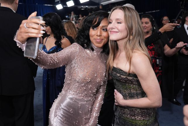 Kerry Washington y Kristen Bell.