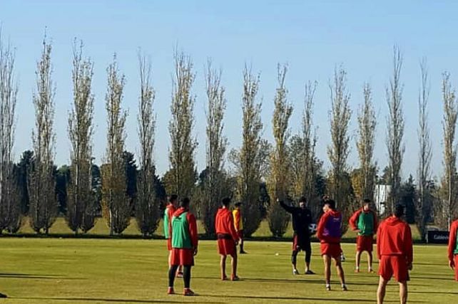 Tres caras nuevas para Eduardo Domínguez