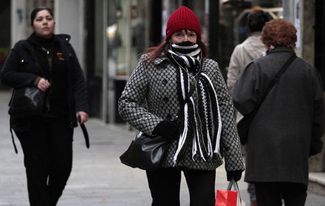 Los rosarinos apelaron a todo el vestuario para combatir la ola polar. (Foto:H.Rio)