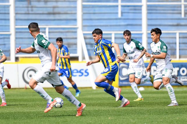 Santiago Segovia fue otra vez titular en reserva. Central no pudo hacer pesar la localía frente a Sarmiento.