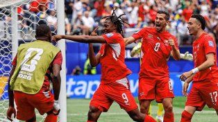 Suiza goleó a Bosnia y puso en pie en los 16avos.