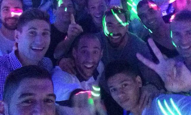 Hasta la madrugada duró la despedida de los jugadores y sus familias en la AFA