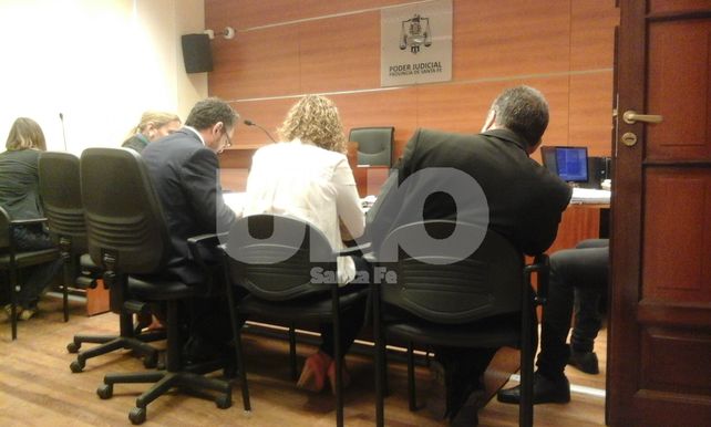 A sala llena. Este mediodía las partes antes de comenzar la audiencia.&nbsp;