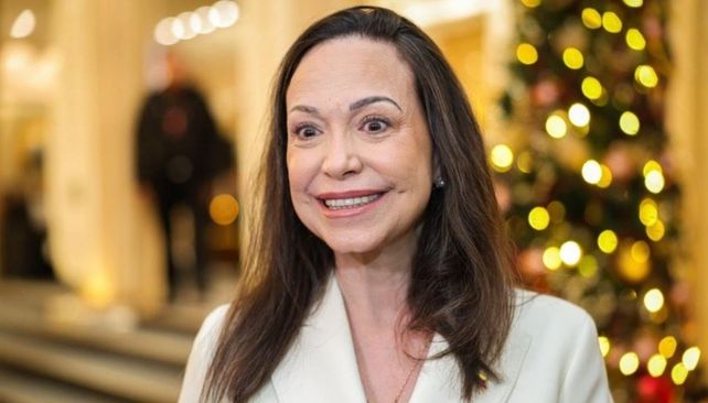 Con peluca y disfraz: cómo fue la odisea de María Corina Machado para salir de Venezuela y llegar a Oslo