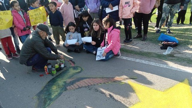 Pintaron una estrella amarilla donde murió Ailén Ávalos