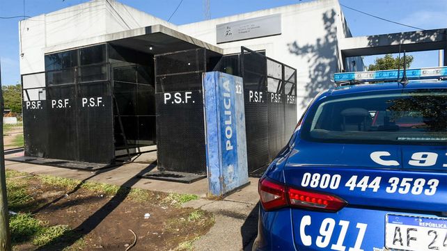 Comisarías valladas: Ante la emergencia, era lo único que quedaba por hacer