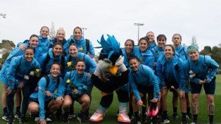 7Este lunes a las 3 de la madrugada la selección femenina de fútbol argentino jugará su debut en el Mundial de Nueva Zelanda ante Italia. La albiceleste conforma el grupo G y hay altas expectativas por ganar su primer partido, cruzar la frontera de la fase inicial y acceder a octavos.