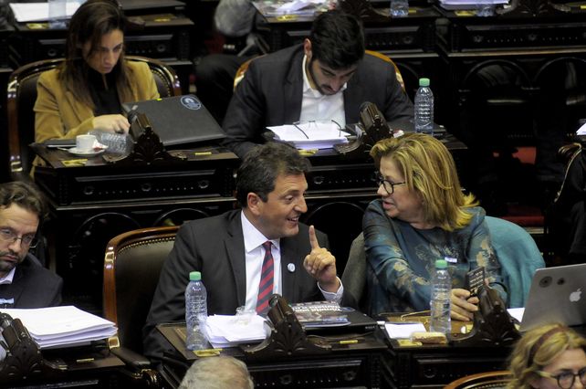Los diputados Massa y Camaño