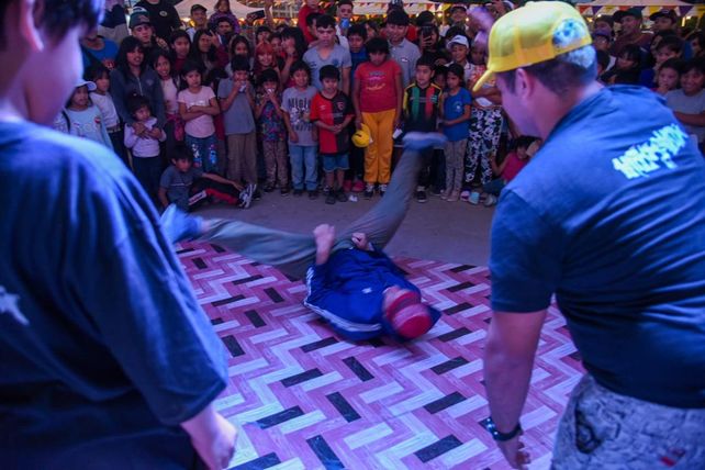 Detenidos por no llevar DNI: raperos fueron demorados cuando ensayaban para un evento del programa Nueva Oportunidad.&nbsp;