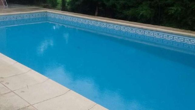 Entró a robar, cayó en una pileta de natación y murió ahogado