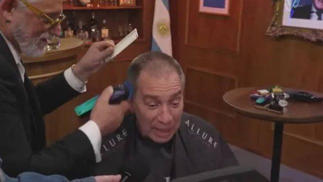 Diego Santilli cumplió su promesa de pelarse
