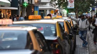 Los peones de taxi aseguran que la tarifa tiene un atraso del 98 por ciento.&nbsp;