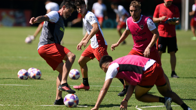&nbsp;Pablo Pérez entrena en Newells pero midiendo los esfuerzos para no correr riesgos.