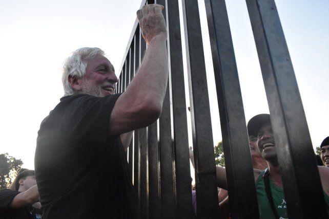 Colón mueve su tablero en Buenos Aires: la dirigencia busca destrabar la economía y abrir el camino a los refuerzos