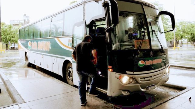 Un micro que llegó desde la capital provincial.&nbsp;