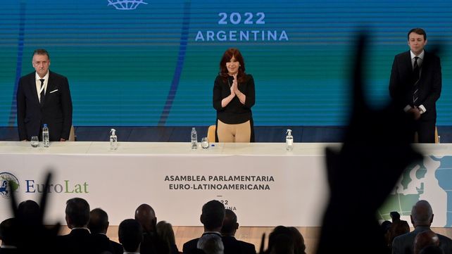 Cristina: Que te den una banda y un bastón no significa que tengas el poder