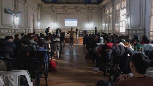 Trabajan en talleres para promover el voto de los jóvenes