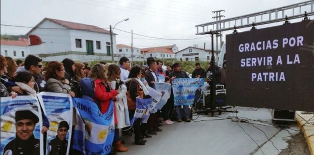 Recordación. Acto de los familiares en Ushuaia