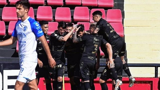 Colón y la manera forzada de llegar al gol.