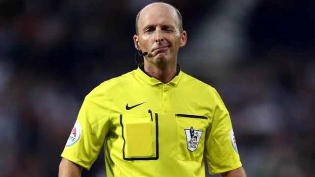 Escándalo en Inglaterra por las confesiones de un árbitro que dirigió más de 250 partidos en la Premier