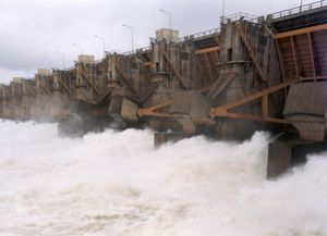 La represa Yacyretá suspendió las visitas por la crecida del río Paraná