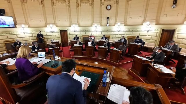 Media sanción del Senado provincial a la ley tributaria y el Presupuesto 2022