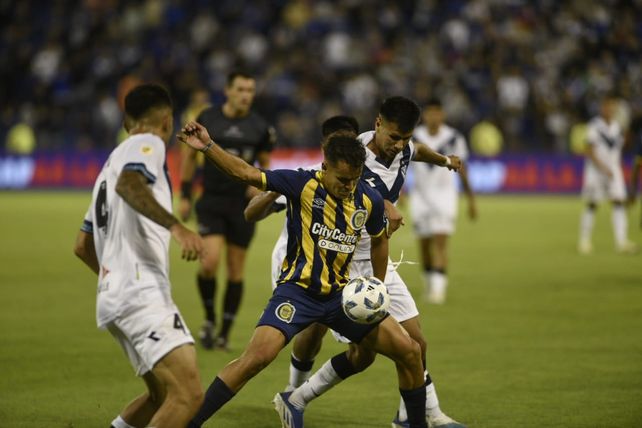 Central jugó sin ambición y al final cayó con Vélez por un cabezazo de Osorio