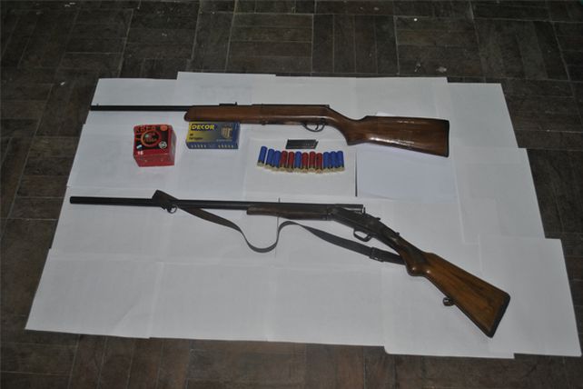 Cayó el presunto autor de un robo y le incautan armas y municiones