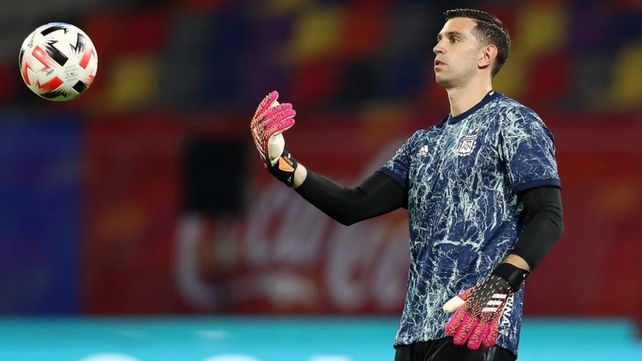 Dibu Martínez se convirtió en una de las grandes figuras de la selección tras su consagración en Qatar.