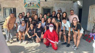 Los integrantes de Suma de Voluntades llevaron alegría a los barrios en esta Navidad