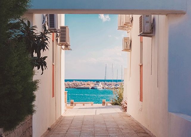 El Mediterráneo une culturas y paisajes distintos bajo una misma forma de vivir el tiempo.
