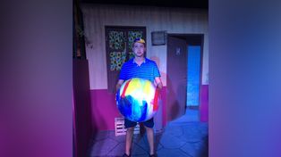 Un tucumano fanático de El Chavo recreó la vecindad y se quedó a vivir en ella