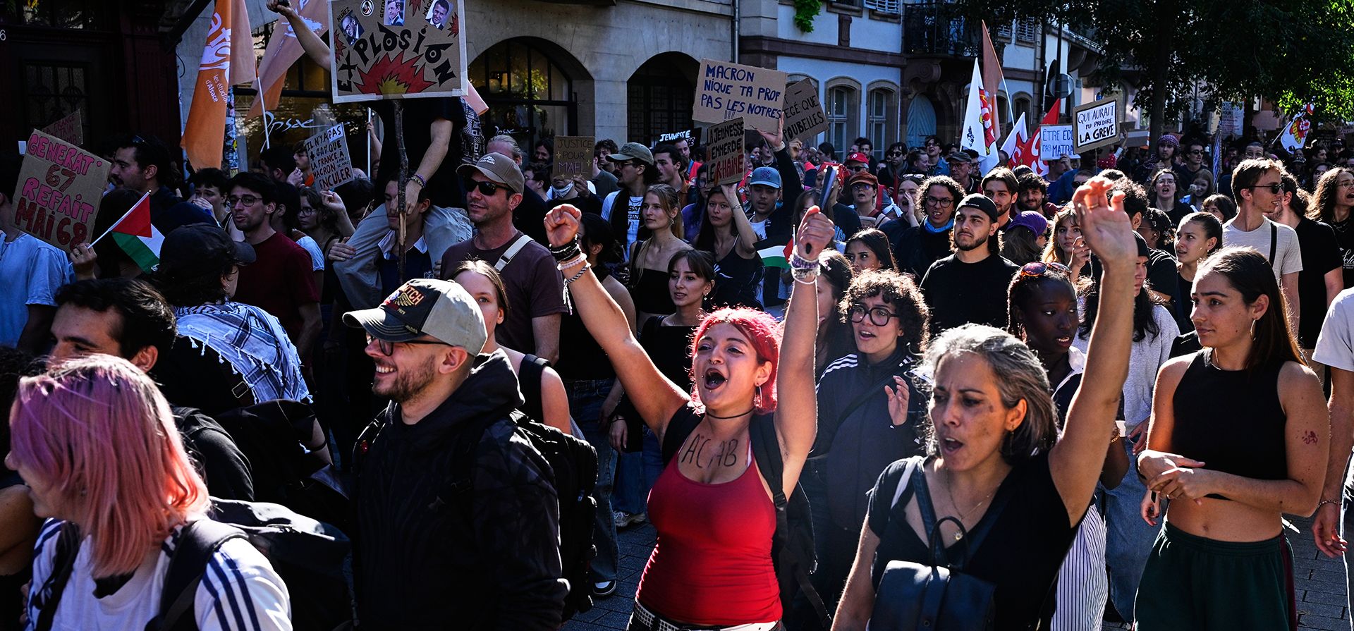 Estudiantes corean consignas durante una manifestación contra la falta de recursos en las escuelas de Estrasburgo, Francia, el martes 6 de octubre de 2026. (Foto AP/Pascal Bastien) Estudiantes corean consignas durante una manifestación contra la falta de recursos en las escuelas de Estrasburgo, Francia, el martes 6 de octubre de 2026. (Foto AP/Pascal Bastien)
