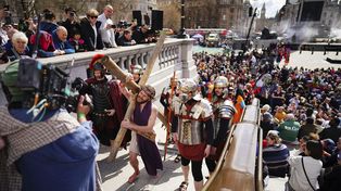 Procesión de Viernes Santo alrededor del mundo en imágenes