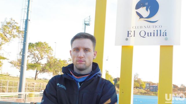 El profesor Iván Méndez es el head coach del plantel superior de El Quillá Amarillo y que continúa entrenando con entusiasmo.