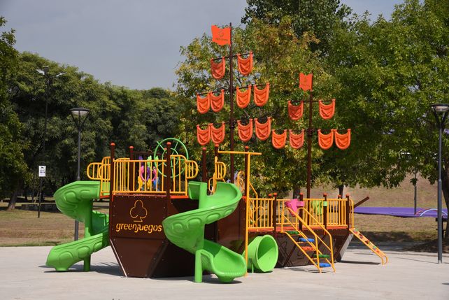 Ejemplo de juego diseñado por la empresa Green Juegos para equipar una plaza Ejemplo de juego diseñado por la empresa Green Juegos para equipar una plaza