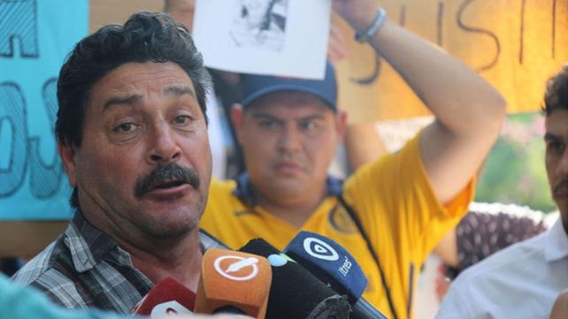 Edgardo Orellano, el papá de Bocacha, durante una de las tantas manifestaciones en reclamo de justicia por su hijo.