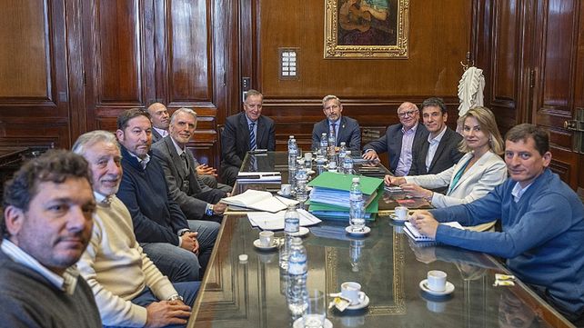 Entre Ríos gestiona créditos para obras de infraestructura y viviendas