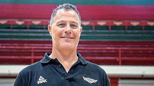 Adrián Capelli vuelve a la Liga Nacional para dirigir a Peñarol de Mar del Plata.&nbsp;