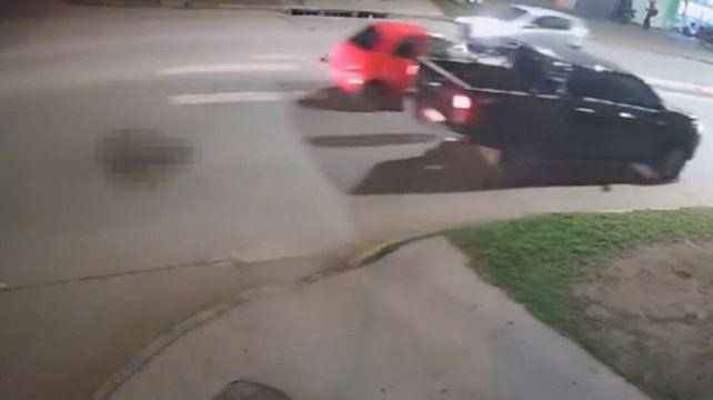 Ató a un perro al paragolpes y lo arrastró ya sin vida por el barrio Godoy