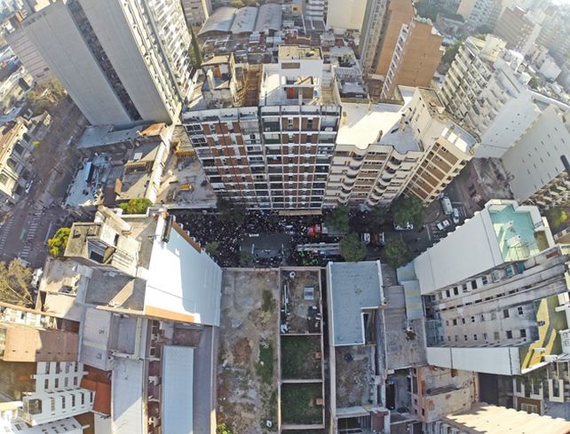 Todas las imágenes del emotivo acto que convocó a una multitud en Salta y Oroño