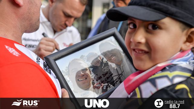 Lectores de UNO se fueron con la entrada y la foto con la Copa