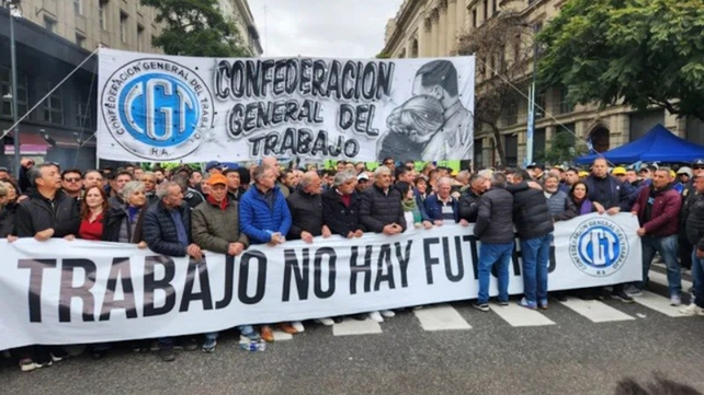 La CGT se reúne para evaluar un paro nacional contra la reforma laboral