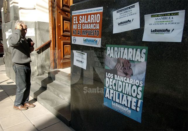 Reclamo. El impuesto a las ganancias ha sido el motivo de protesta principal de muchos sindicatos / Foto: Juan Manuel Baialardo - Uno Santa Fe