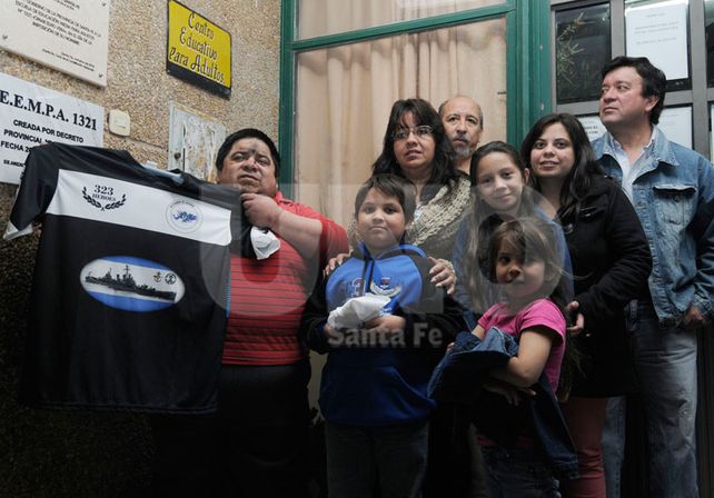 Recuerdo. Los familiares de Vera agradecieron el reconocimiento. Foto: Juan Baialardo / Diario UNO Santa Fe